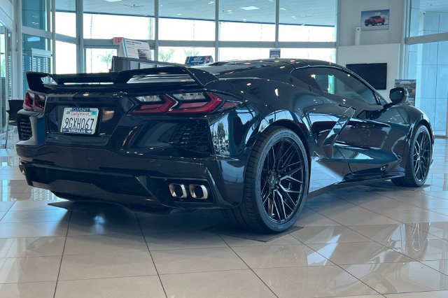Used 2023 Chevrolet Corvette Stingray Preferred Cpe w/ Z51 Performance Package RWD image 4