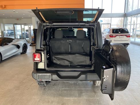 Used 2022 Jeep Wrangler Sport S image 26