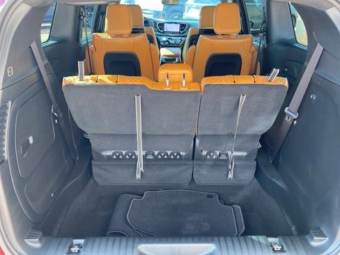 Used 2023 Chrysler Pacifica Pinnacle image 14