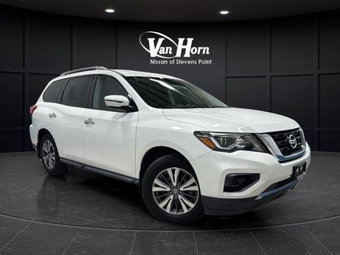Used 2020 Nissan Pathfinder S FWD image 1
