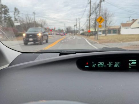 Used 2014 Toyota Prius Four w/ Solar Roof Package image 9