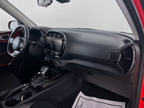 Used 2024 Kia Soul GT-Line FWD image 32