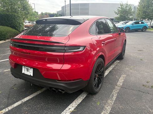 Used 2026 Porsche Cayenne S AWD/4WD image 3