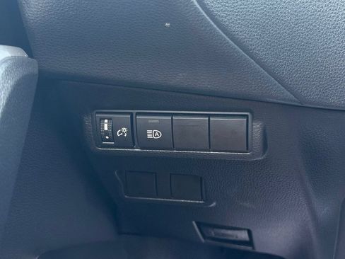 Used 2024 Toyota Corolla Cross LE FWD image 26