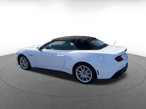 Used 2025 Ford Mustang GT Premium image 10