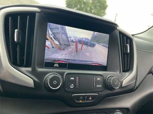 Used 2022 GMC Terrain SLE w/ Driver Convenience Package image 16