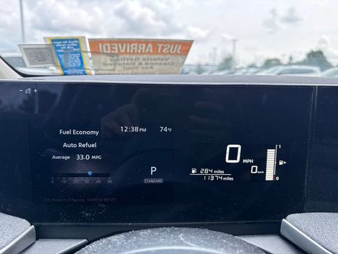 Used 2025 Nissan Kicks SV w/ SV Premium Package AWD/4WD image 12