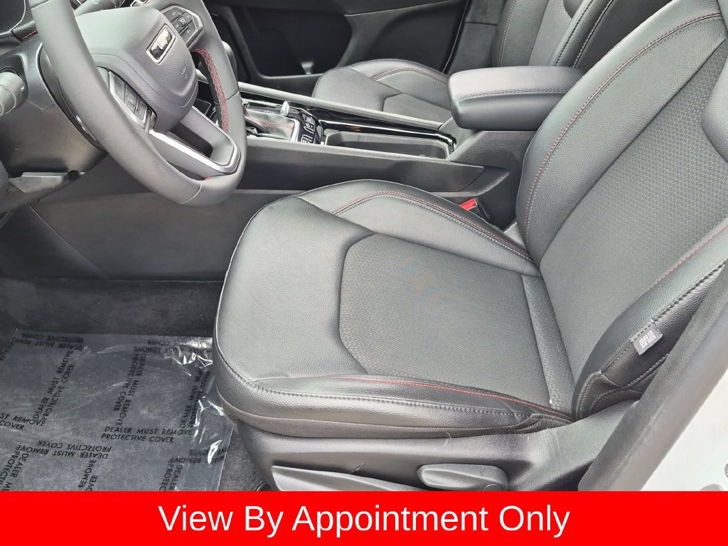 Used 2025 Jeep Compass Trailhawk AWD/4WD image 23