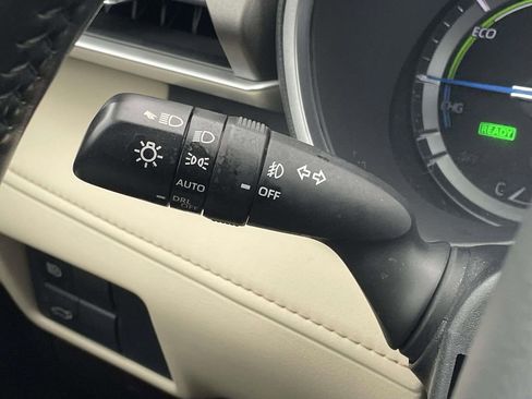 Used 2020 Toyota Highlander XLE image 13