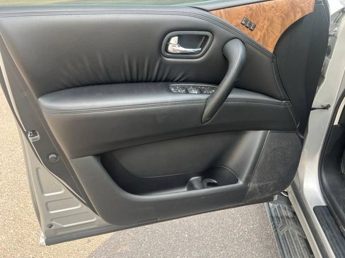 Used 2021 Nissan Armada SL w/ Captain's Chairs Package AWD/4WD image 9