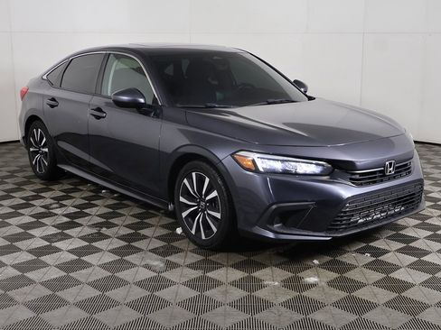 Used 2022 Honda Civic EX image 2