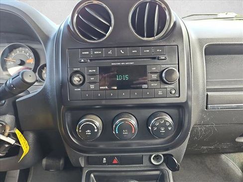 Used 2016 Jeep Patriot Sport w/ Tire & Wheel Group image 14