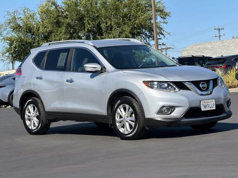 Used 2016 Nissan Rogue SV FWD image 5