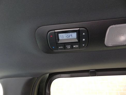 Used 2024 Honda Odyssey Sport image 46