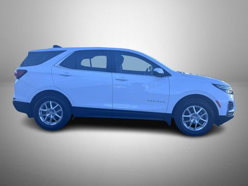 Certified 2024 Chevrolet Equinox LT w/ LPO, Floor Liner Package image 4