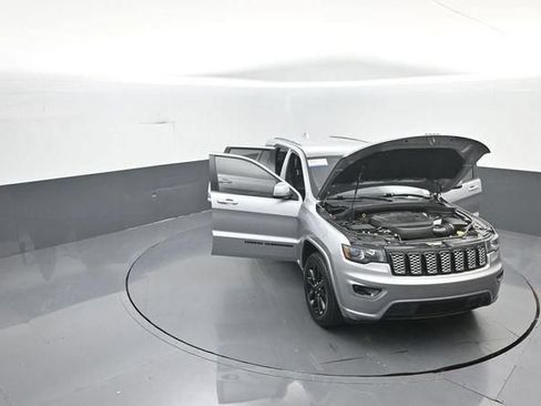 Used 2020 Jeep Grand Cherokee Altitude AWD/4WD image 43