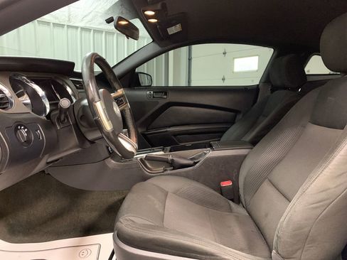 Used 2013 Ford Mustang Coupe image 4