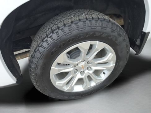 Used 2024 Chevrolet Silverado 1500 LTZ AWD/4WD image 16