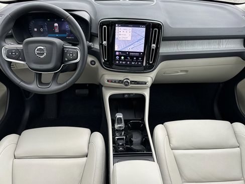 Used 2026 Volvo XC40 B5 Plus w/ Climate Package image 15