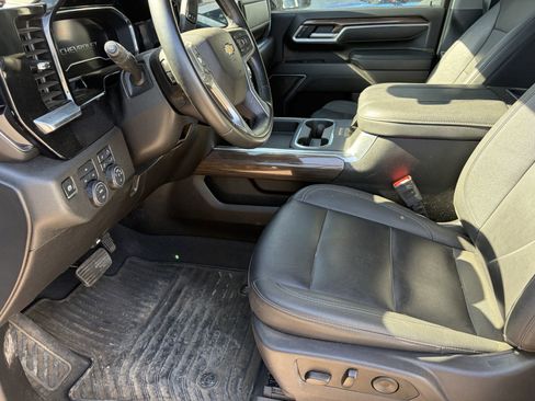 Used 2025 Chevrolet Silverado 3500 LT w/ All Star Edition AWD/4WD image 9