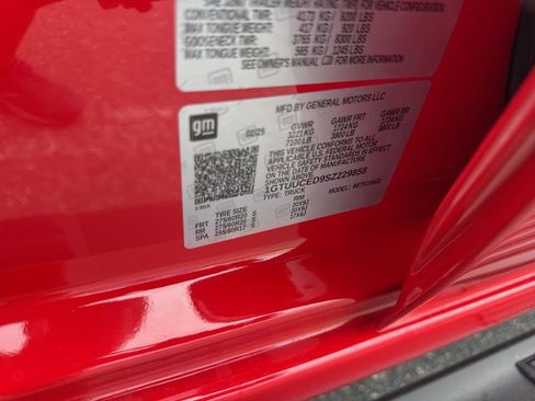 Used 2025 GMC Sierra 1500 Elevation w/ LPO, Elevation Black Package image 39