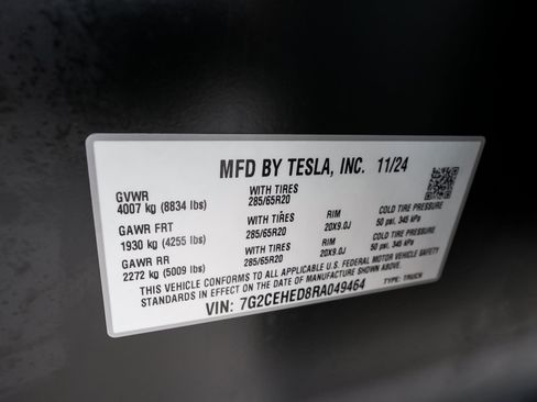 Used 2024 Tesla Cybertruck AWD Crew Cab image 15