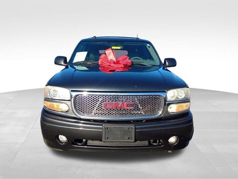 Used 2004 GMC Yukon XL Denali image 2