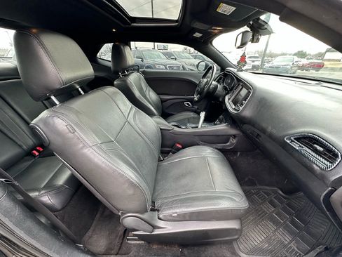 Used 2015 Dodge Challenger R/T w/ Quick Order Package 22B R/T image 13