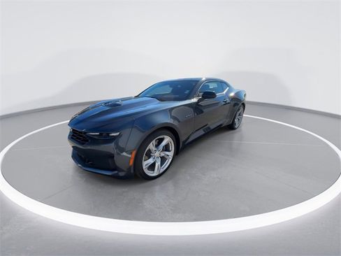 Used 2023 Chevrolet Camaro LT w/ Technology Package image 4