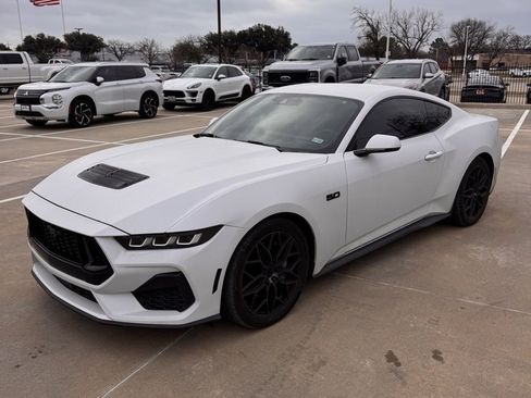 Used 2024 Ford Mustang GT Premium image 3