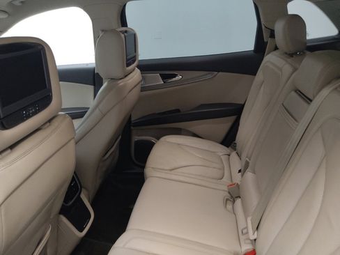 Used 2016 Lincoln MKX Reserve w/ Luxury Package image 18