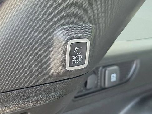 Used 2024 Jeep Grand Cherokee Altitude image 14