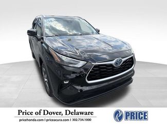 Used 2023 Toyota Highlander XLE AWD/4WD video 1