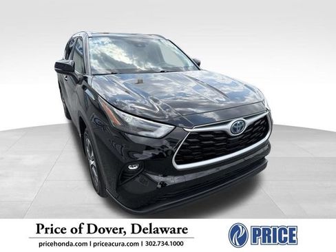 Used 2023 Toyota Highlander XLE AWD/4WD image 1