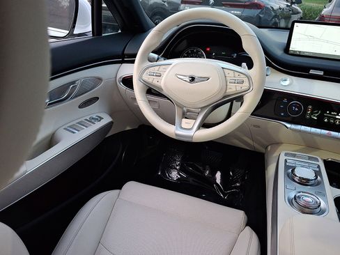 Certified 2025 Genesis Electrified GV70 image 14