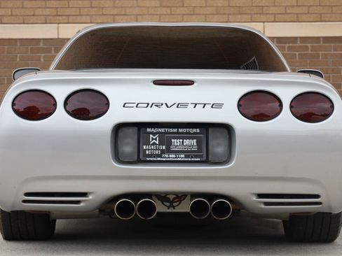 Used 2000 Chevrolet Corvette Coupe w/ Memory Pkg RWD image 14