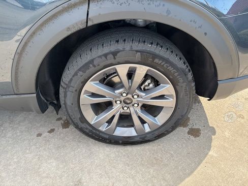 Used 2024 Ford Explorer XLT w/ Equipment Group 202A image 13