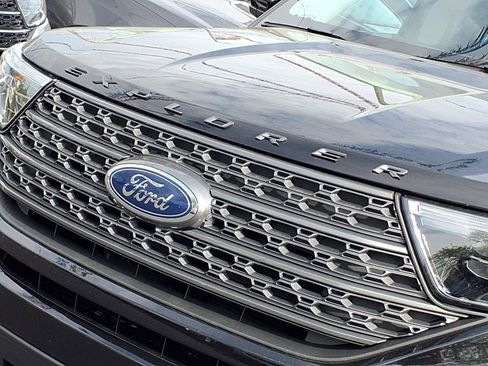 Used 2024 Ford Explorer XLT w/ Equipment Group 202A AWD/4WD image 32