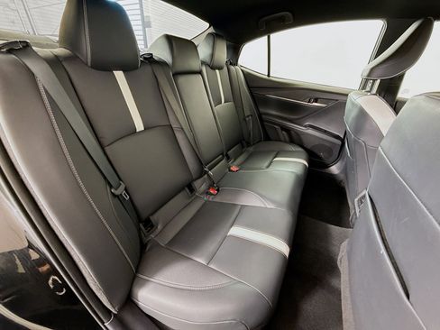 Used 2025 Toyota Camry SE image 23