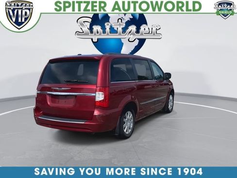 Used 2013 Chrysler Town & Country Touring FWD image 9