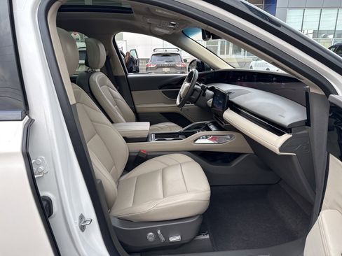 Used 2024 Lincoln Nautilus Premier w/ Equipment Group 102A image 44