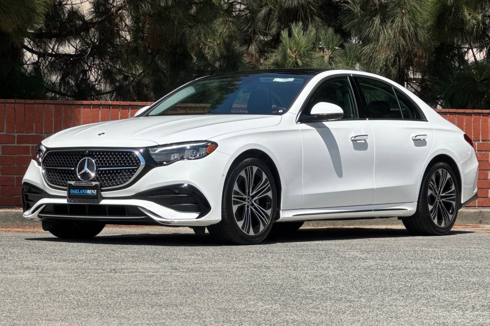 Certified 2025 Mercedes-Benz E 350 4MATIC Sedan image 9