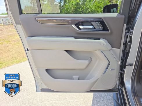New 2026 GMC Yukon XL Elevation w/ Elevation Premium Package AWD/4WD image 11