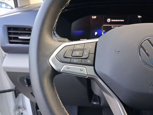 Used 2023 Volkswagen Taos SE w/ Panoramic Sunroof Package image 20