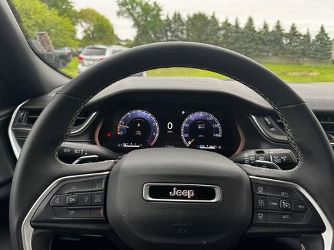 Certified 2024 Jeep Grand Cherokee Laredo X w/ Luxury Tech Group I AWD/4WD image 23