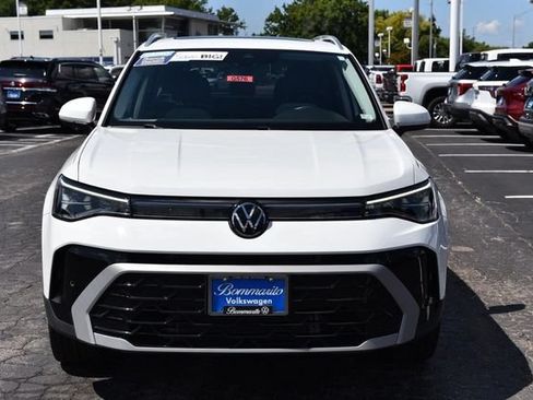 Used 2025 Volkswagen Taos SEL AWD/4WD image 4