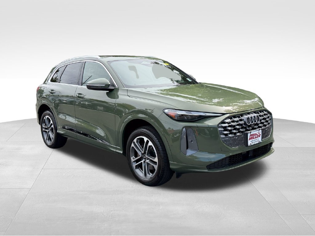 Used 2025 Audi Q5 Premium w/ Convenience Package AWD/4WD image 3