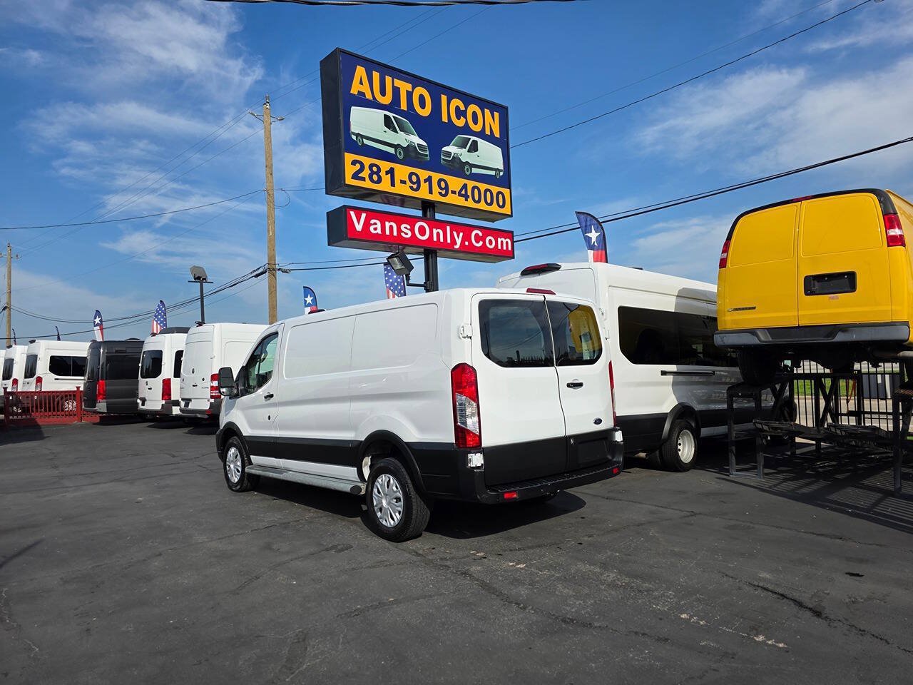 Used 2022 Ford Transit 250 Low Roof w/ Exterior Upgrade Package RWD image 2