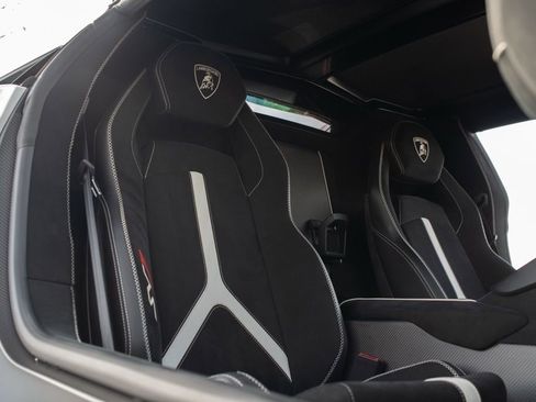 Used 2021 Lamborghini Aventador SVJ image 36