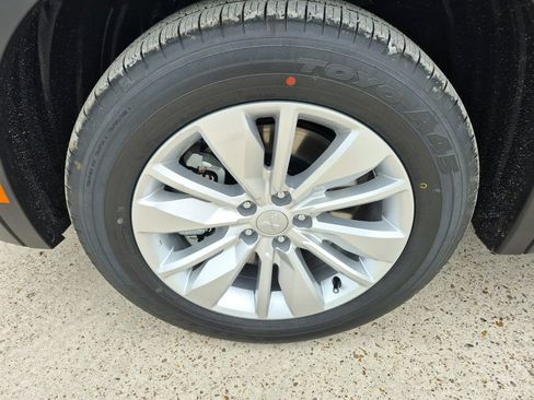 New 2026 Mitsubishi Outlander ES FWD image 26